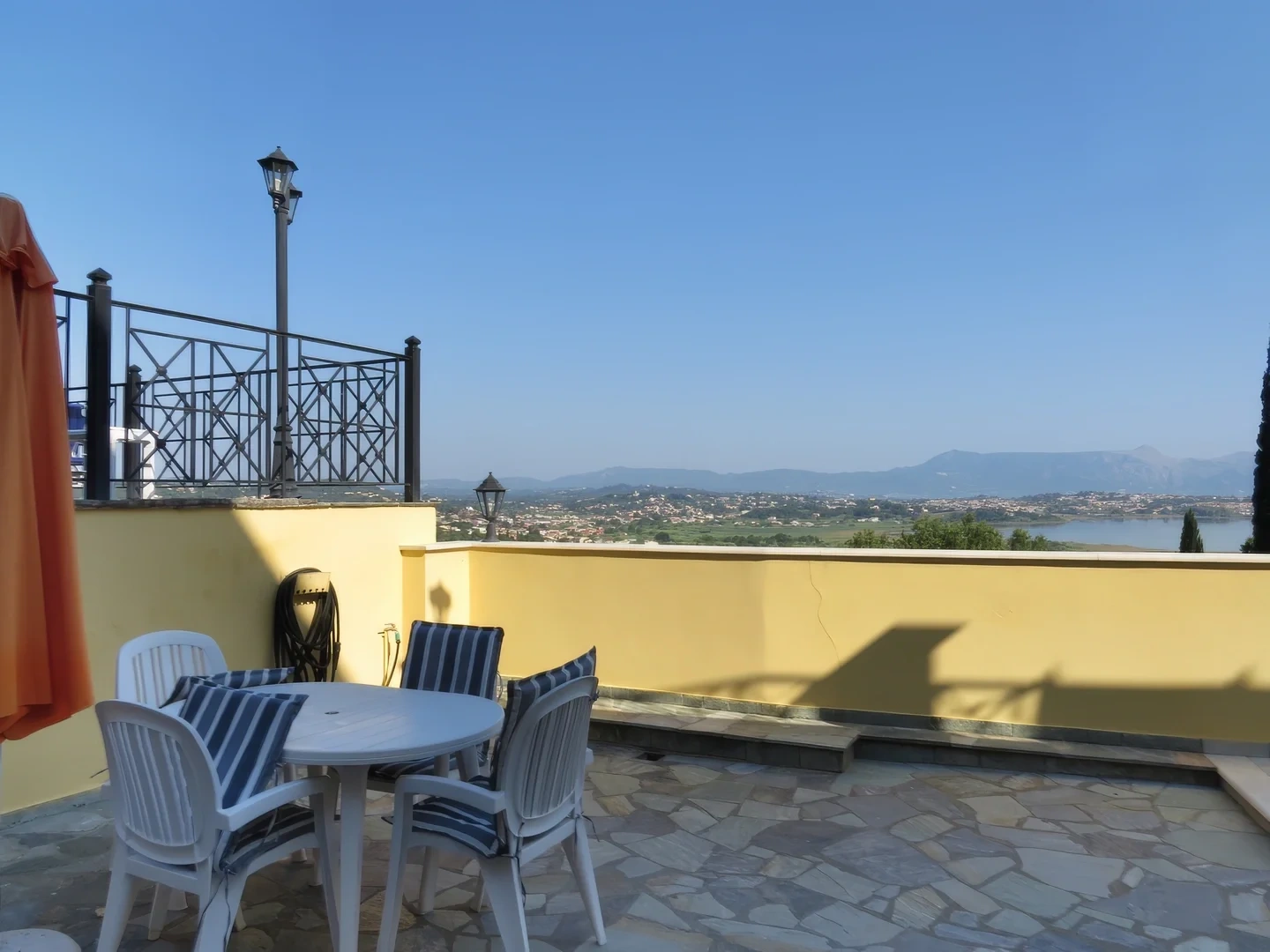 2 - vente maison vue mer perama îles ioniennes grèce