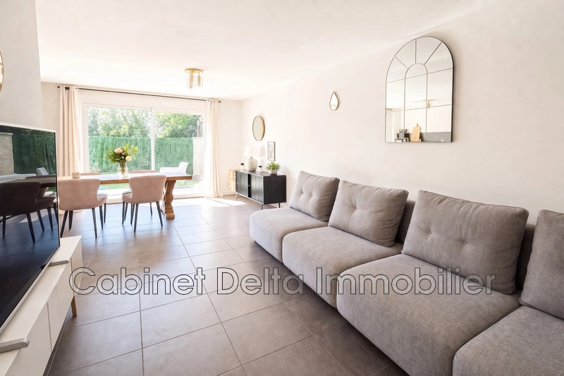 2 - house for sale in cuers var france