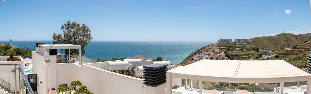 Apartamento vista al mar con piscina