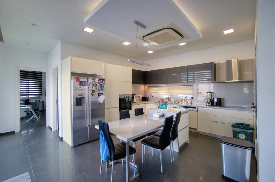 2 - venta villa limassol limassol chipre