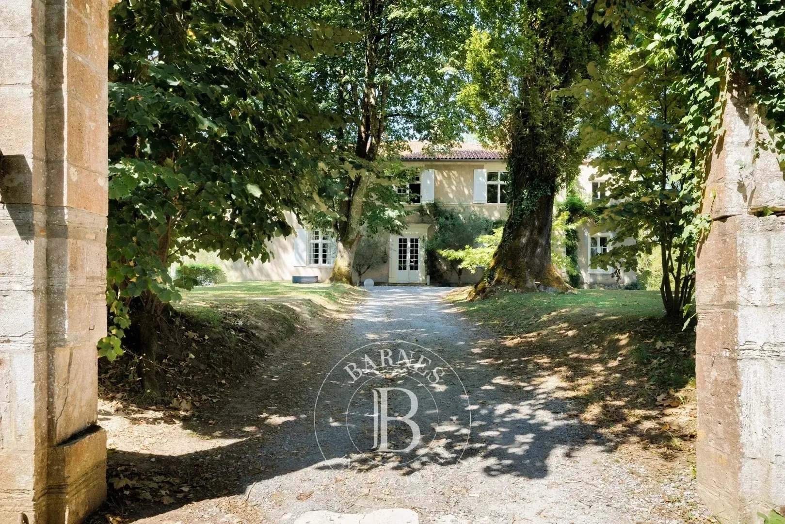 2 - castle for sale in pouillon landes france