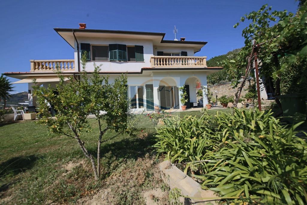 2 - verkoop huis uitzicht op zee vallecrosia liguria italië