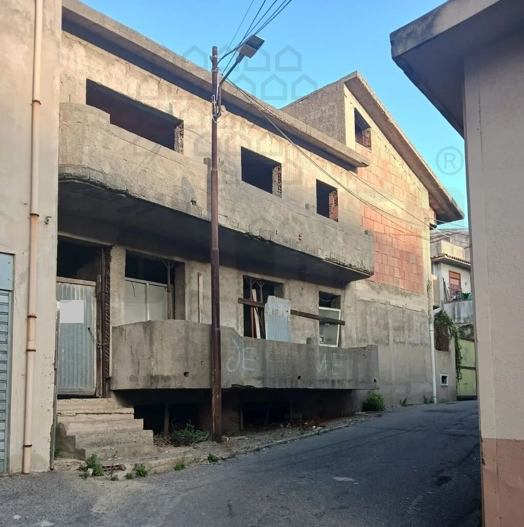 1 - house for sale in messina sicily italy