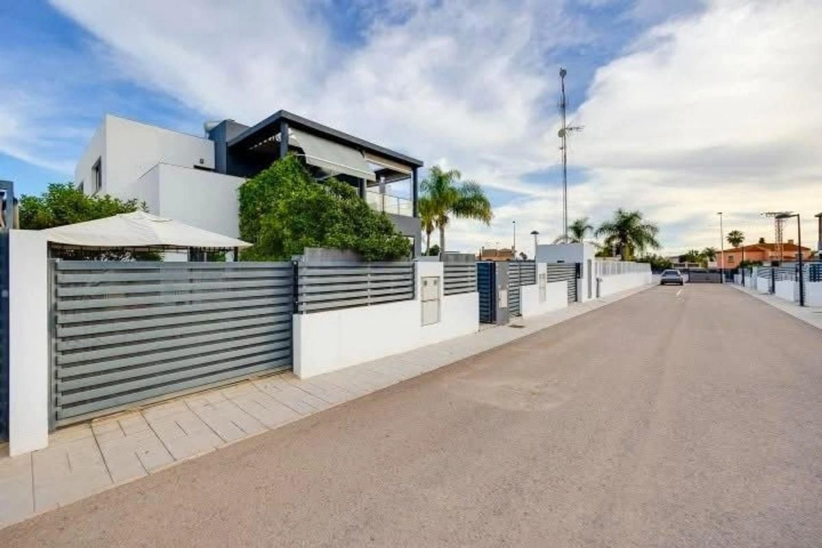 2 - verkoop huis strand to voet torrevieja - costa blanca valencian community spanje