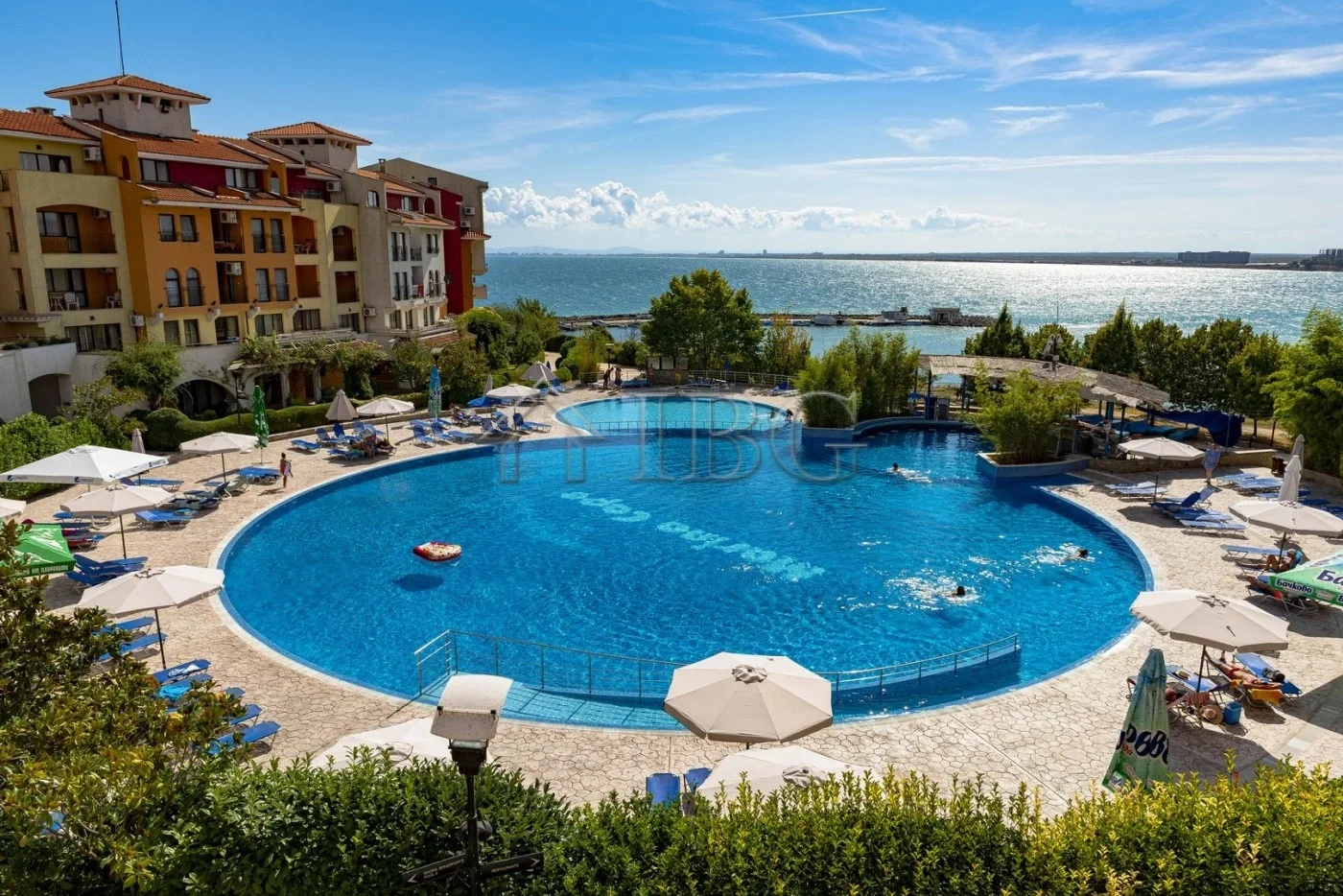 1 - verkoop appartement aan het water aheloy burgas bulgarije