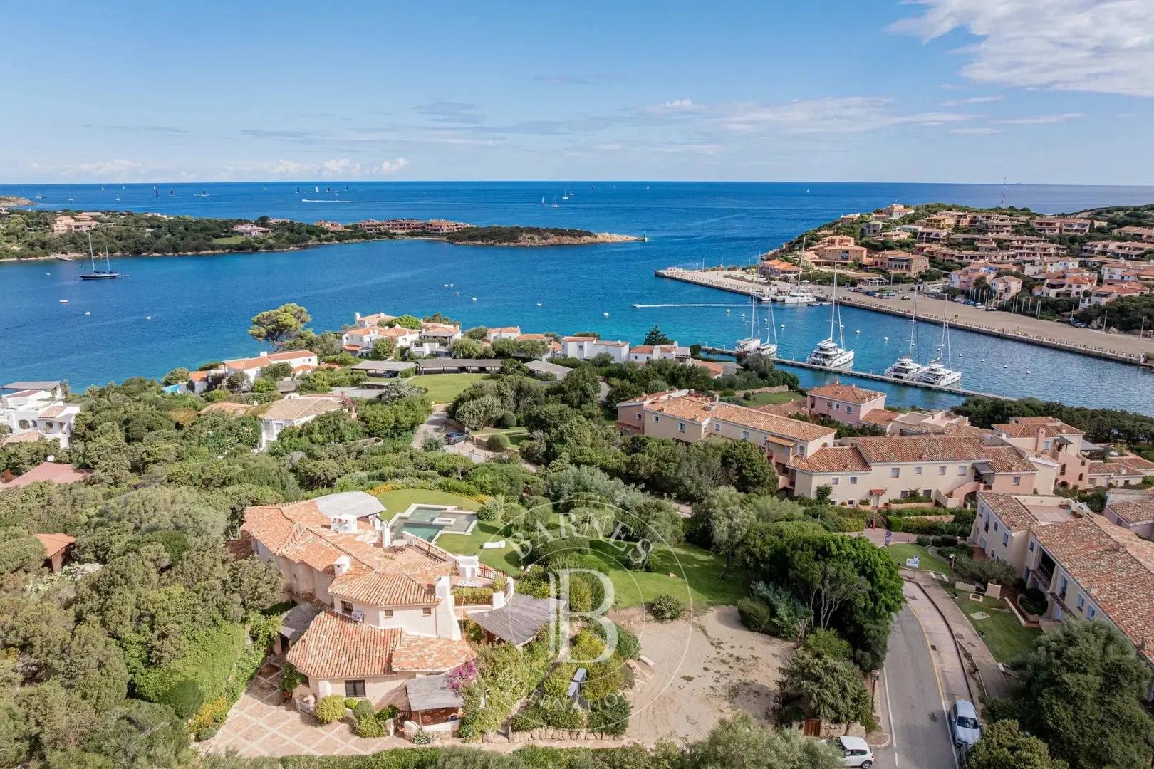 6 bedroom sea view house with swimming pool