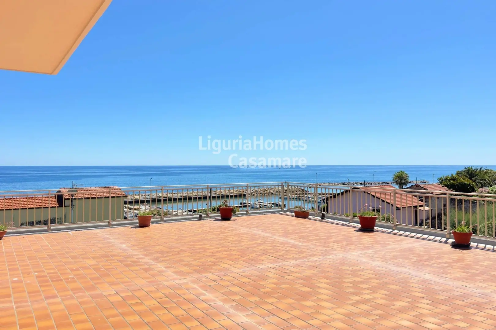 1 - verkoop appartement uitzicht op zee santo stefano al mare liguria italië