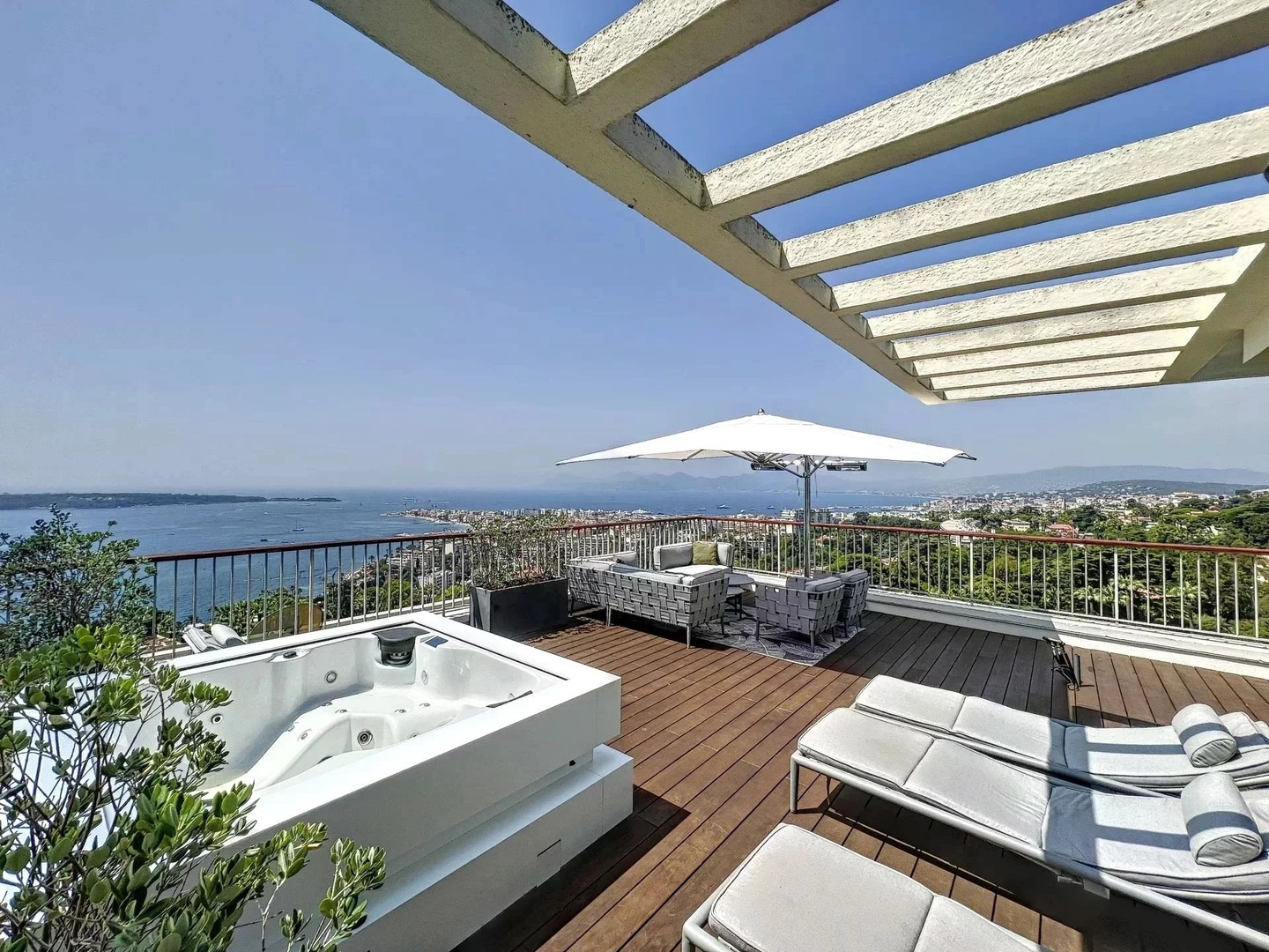 1 - sea view apartment for vacation rentals in cannes alpes-maritimes france