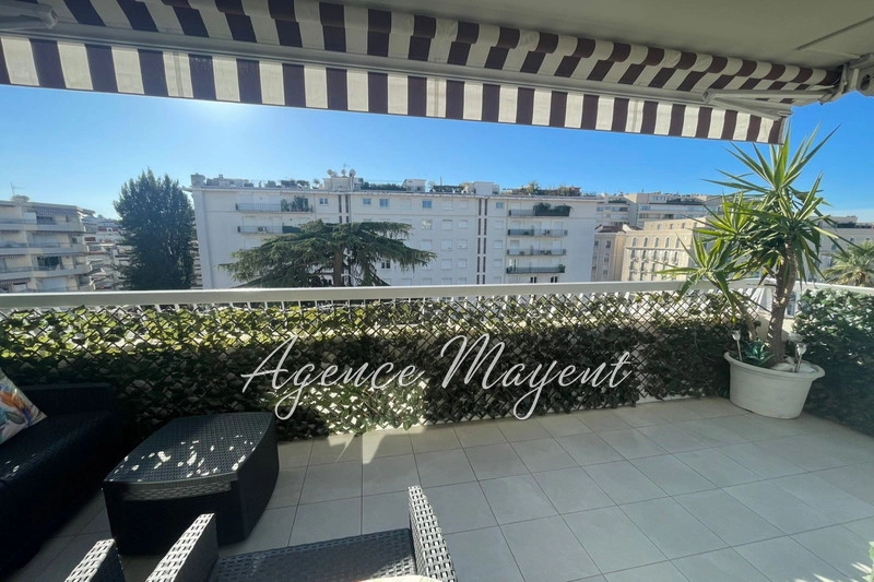 Apartamento con terraza