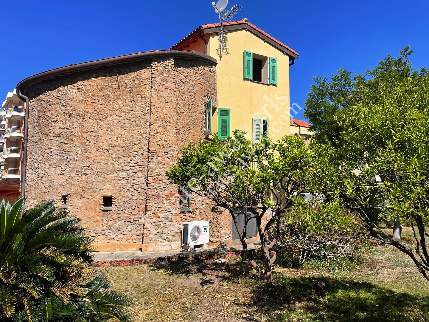 2 - venta casa a pie de playa ventimiglia liguria italia