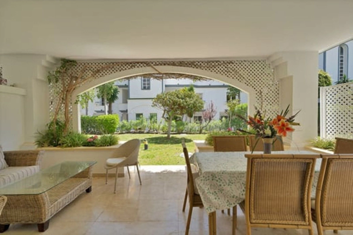 2 - verkoop appartement aan het water estepona - costa del sol andalusië spanje