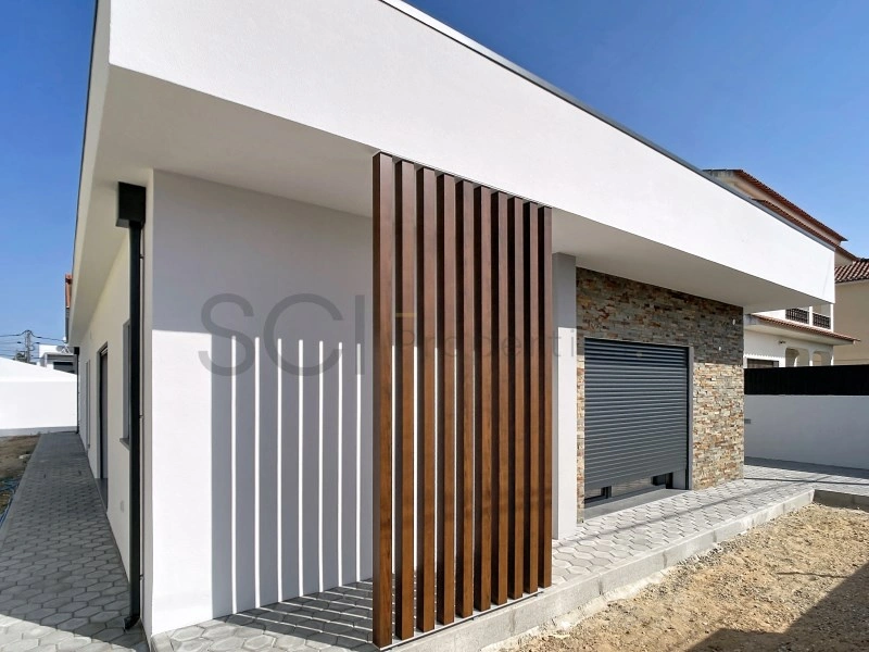 2 - venda casa fernão ferro região de lisboa portugal