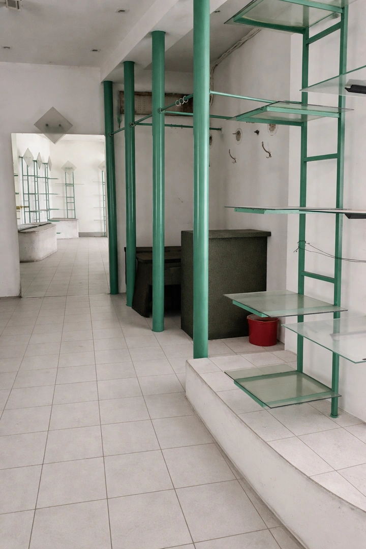 2 - venda espaço comercial dafni ática grécia