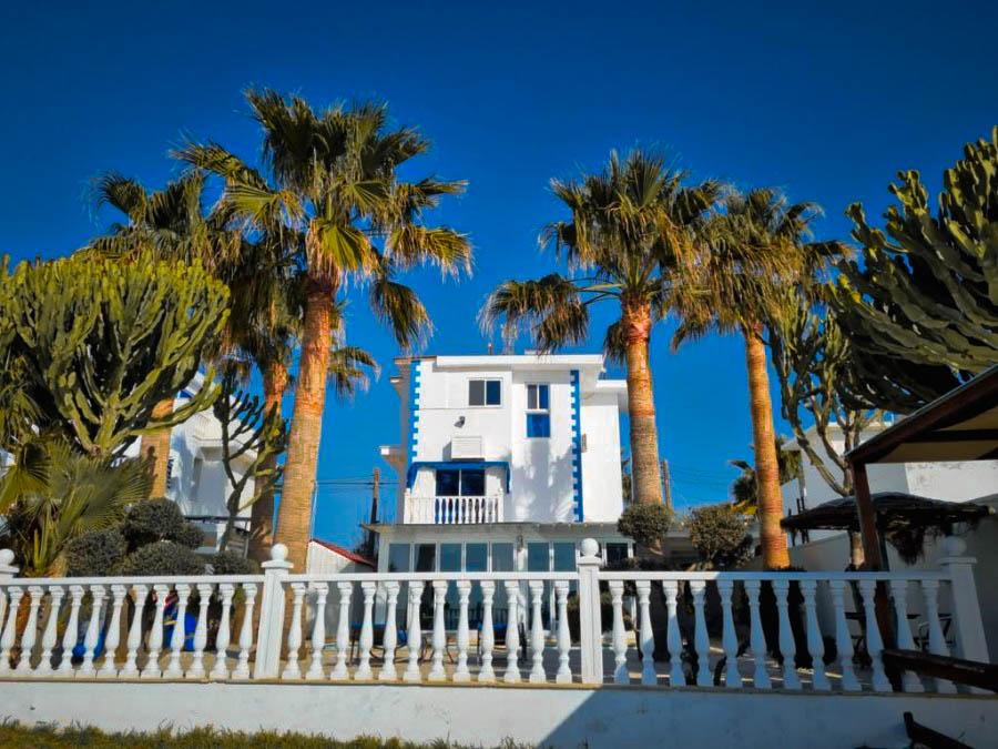 2 - vente maison pieds dans l'eau zygi larnaca chypre
