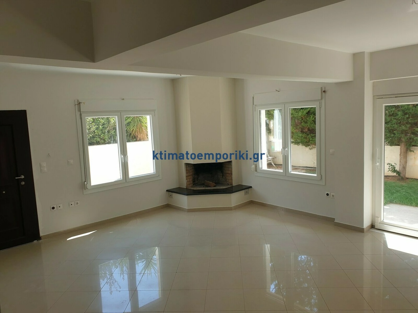 2 - vente appartement pieds dans l'eau lagonísi attique grèce
