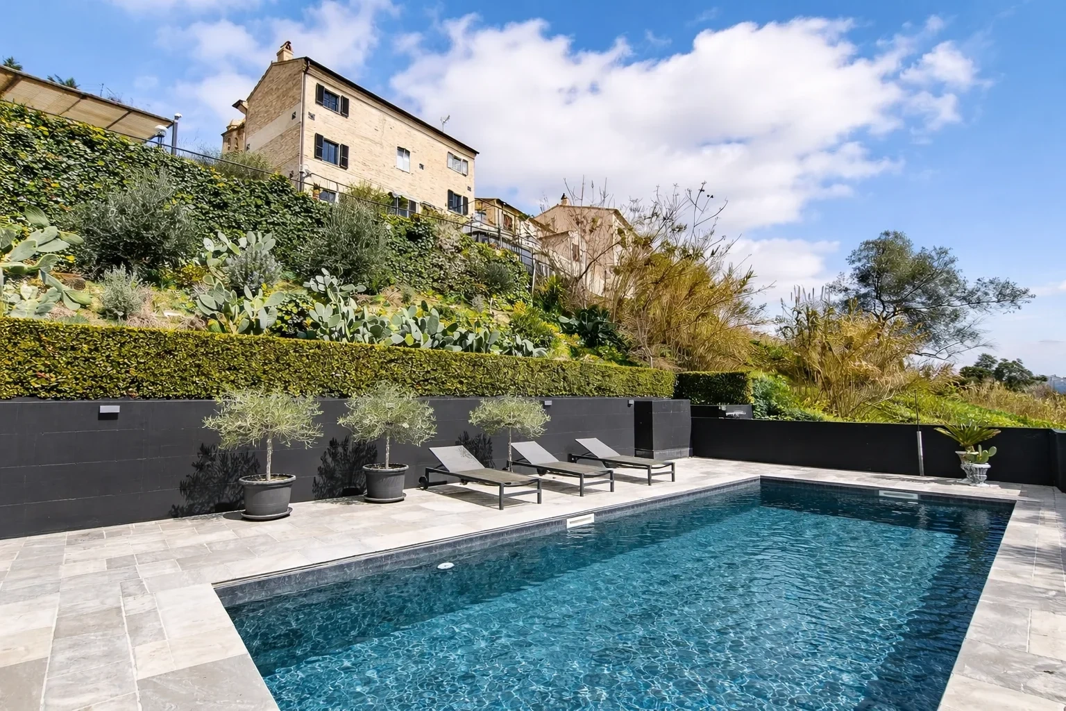 3 bedroom house with swimming pool