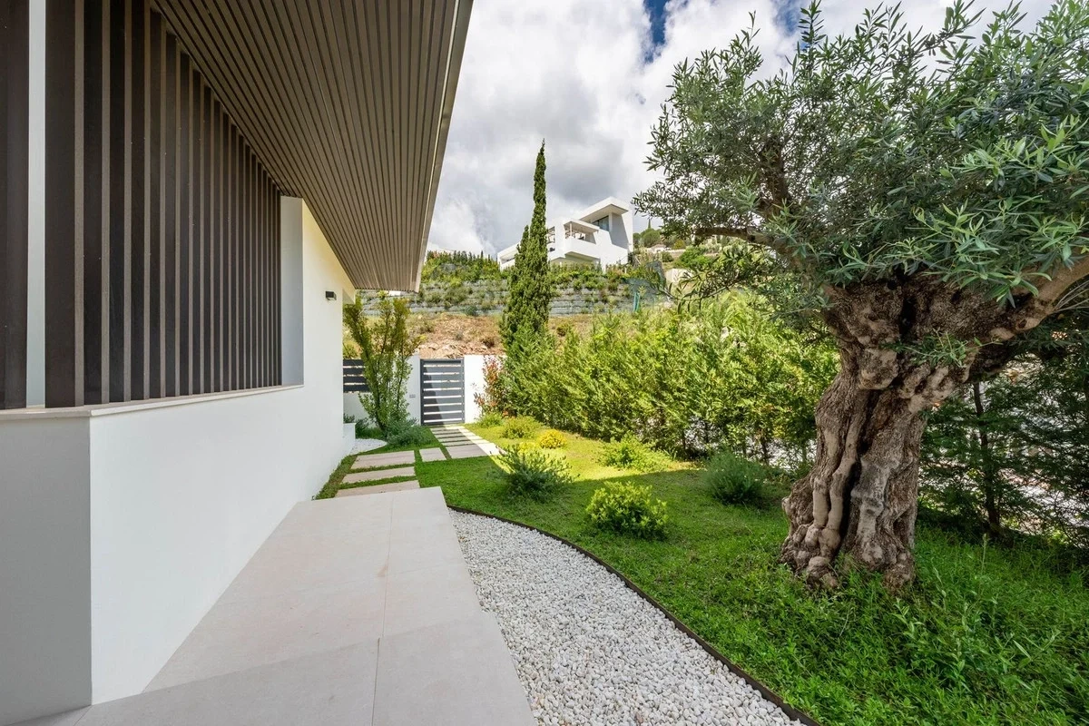 2 - sea view house for sale in benahavis - costa del sol andalusia spain