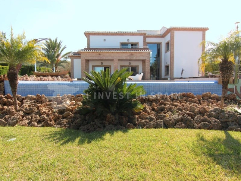 Casa con piscina