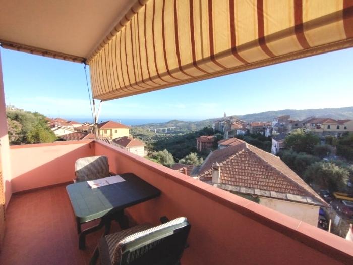 1 - verkoop appartement uitzicht op zee civezza liguria italië