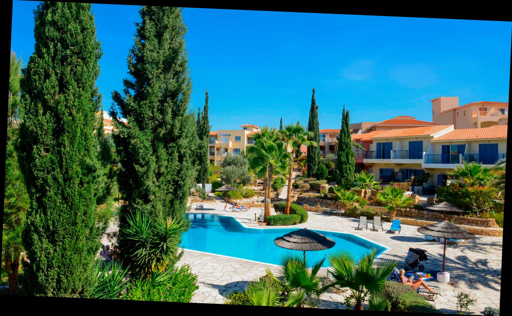 2 - venta casa a pie de playa paphos pafos chipre