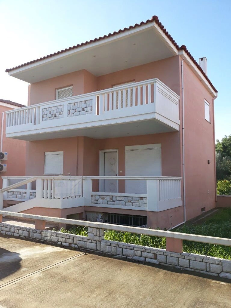 1 - venta casa a pie de playa vrachati peloponeso grecia