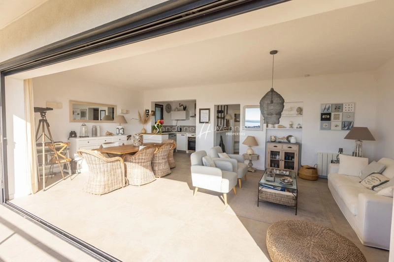 2 - sea view house for sale in la croix-valmer var france