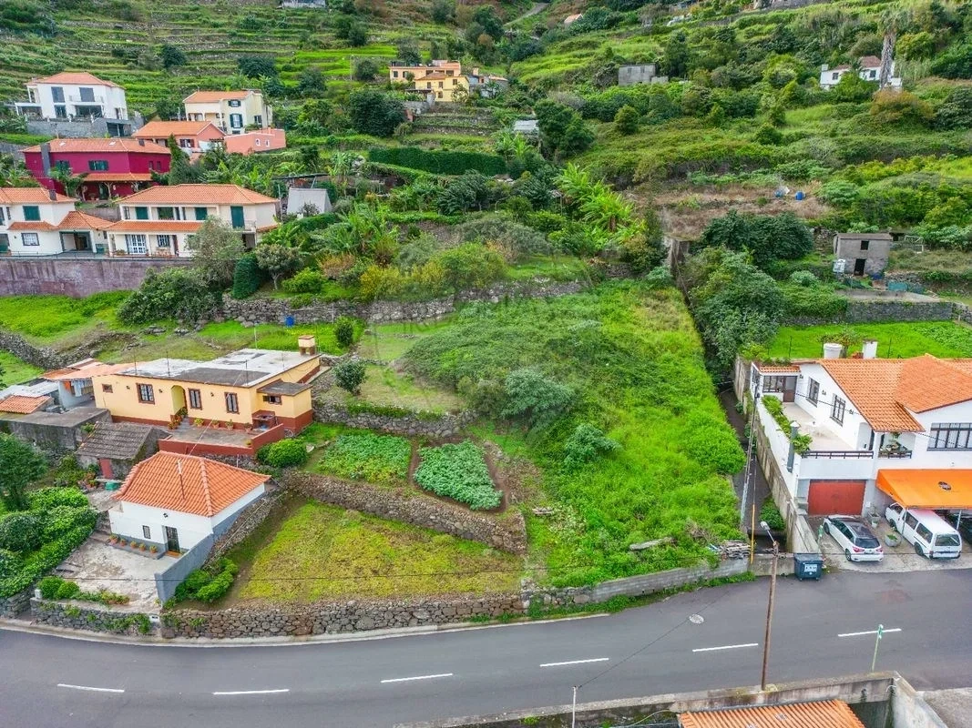 1 - verkoop terrein uitzicht op zee machico madeira portugal