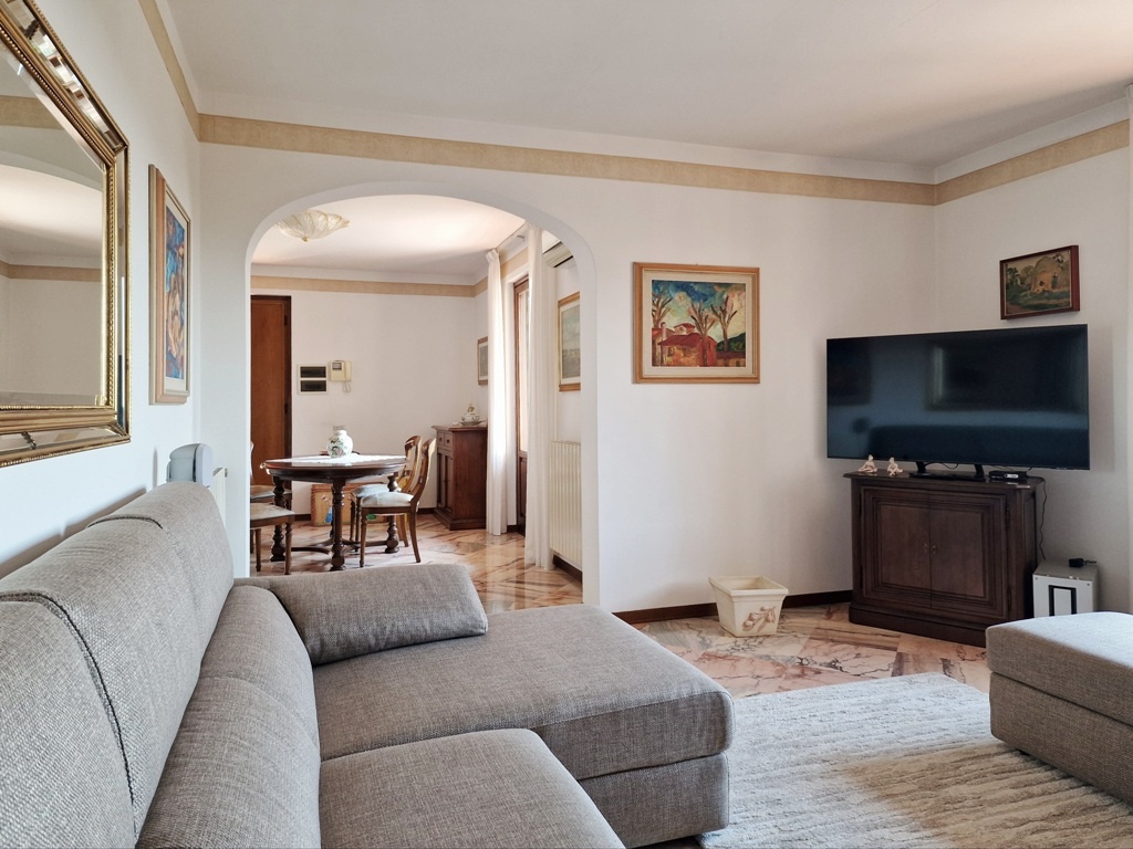 2 - venta casa vista al mar massa toscana italia