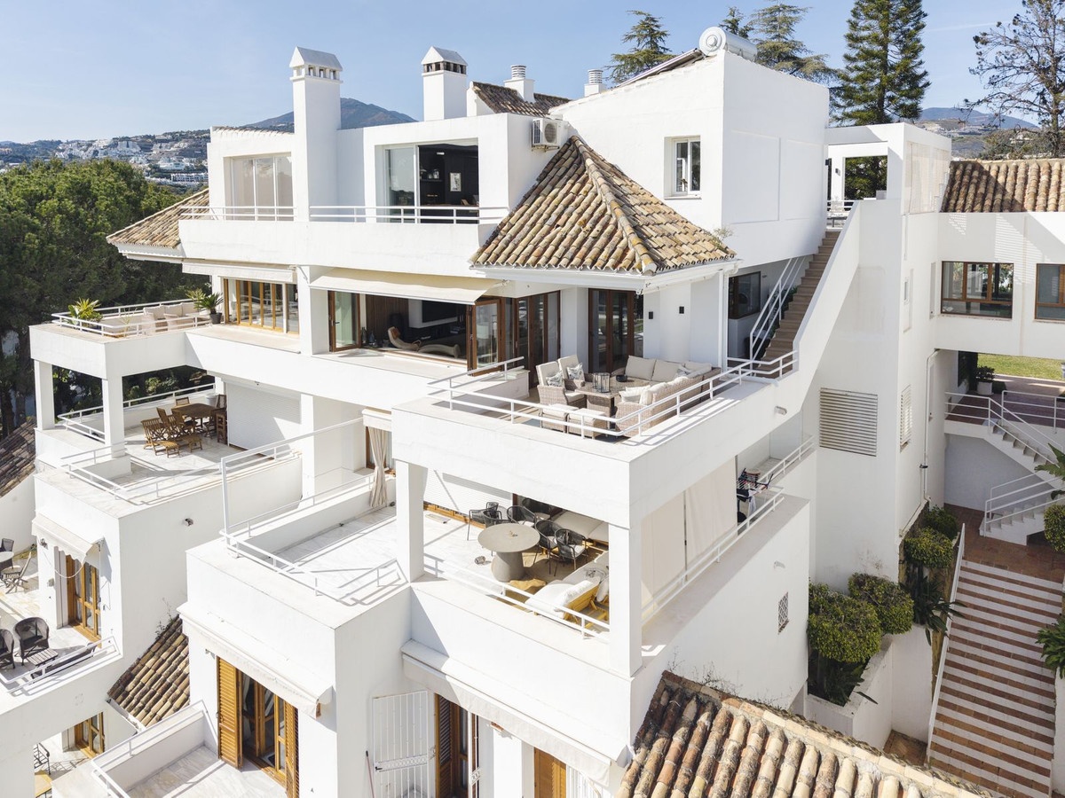 1 - sea view apartment for sale in nueva andalucia andalusia spain