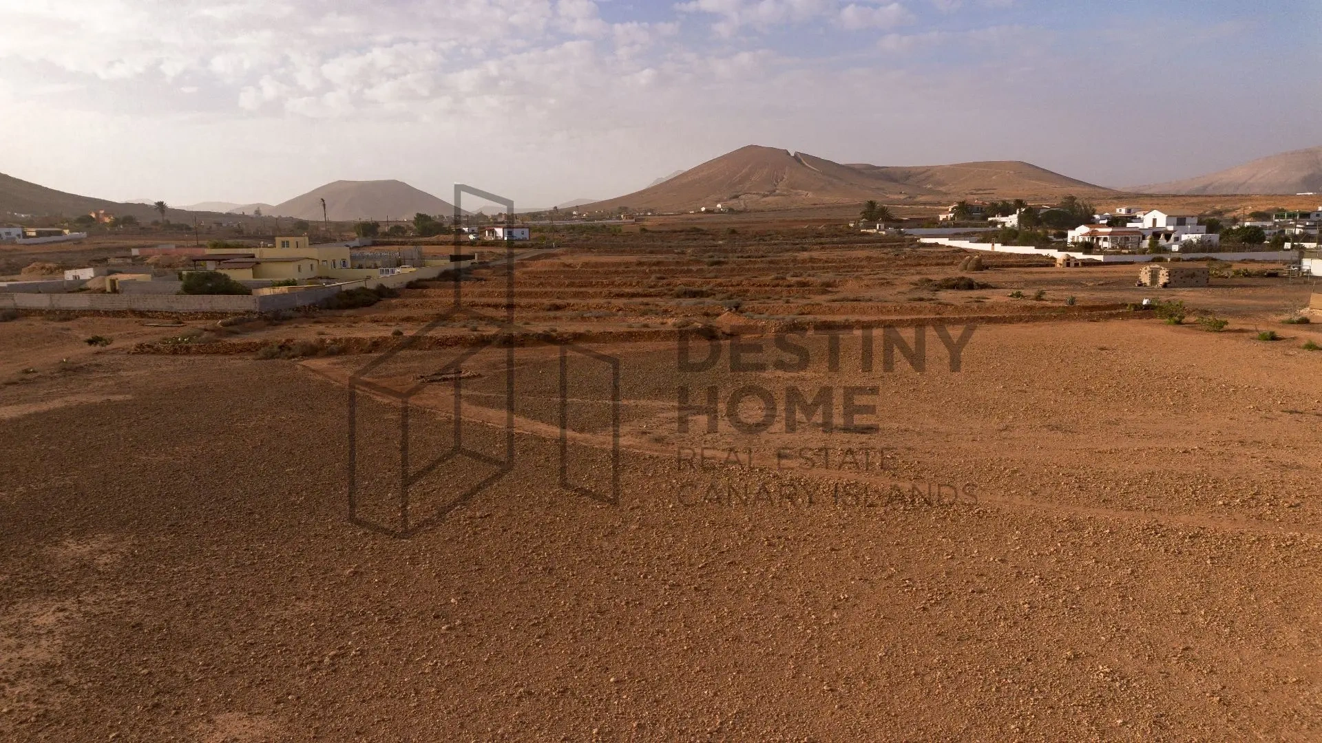 Houses and apartments for sale in Puerto Del Rosario | Meretdemeures.com