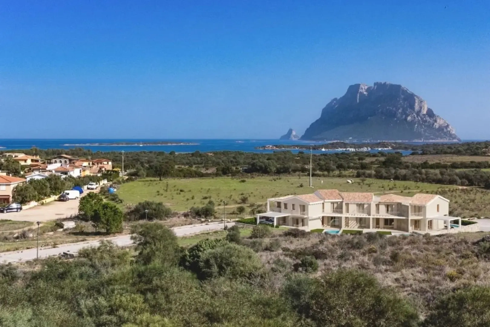 1 - venta villa vista al mar loiri porto san paolo cerdeña italia