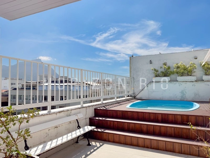 4 bedroom apartment with swimming pool