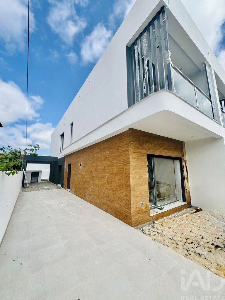 1 - villa for sale in fernão ferro lisbon region portugal