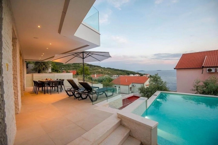 2 - venda casa vista de mar primošten sibenik croácia