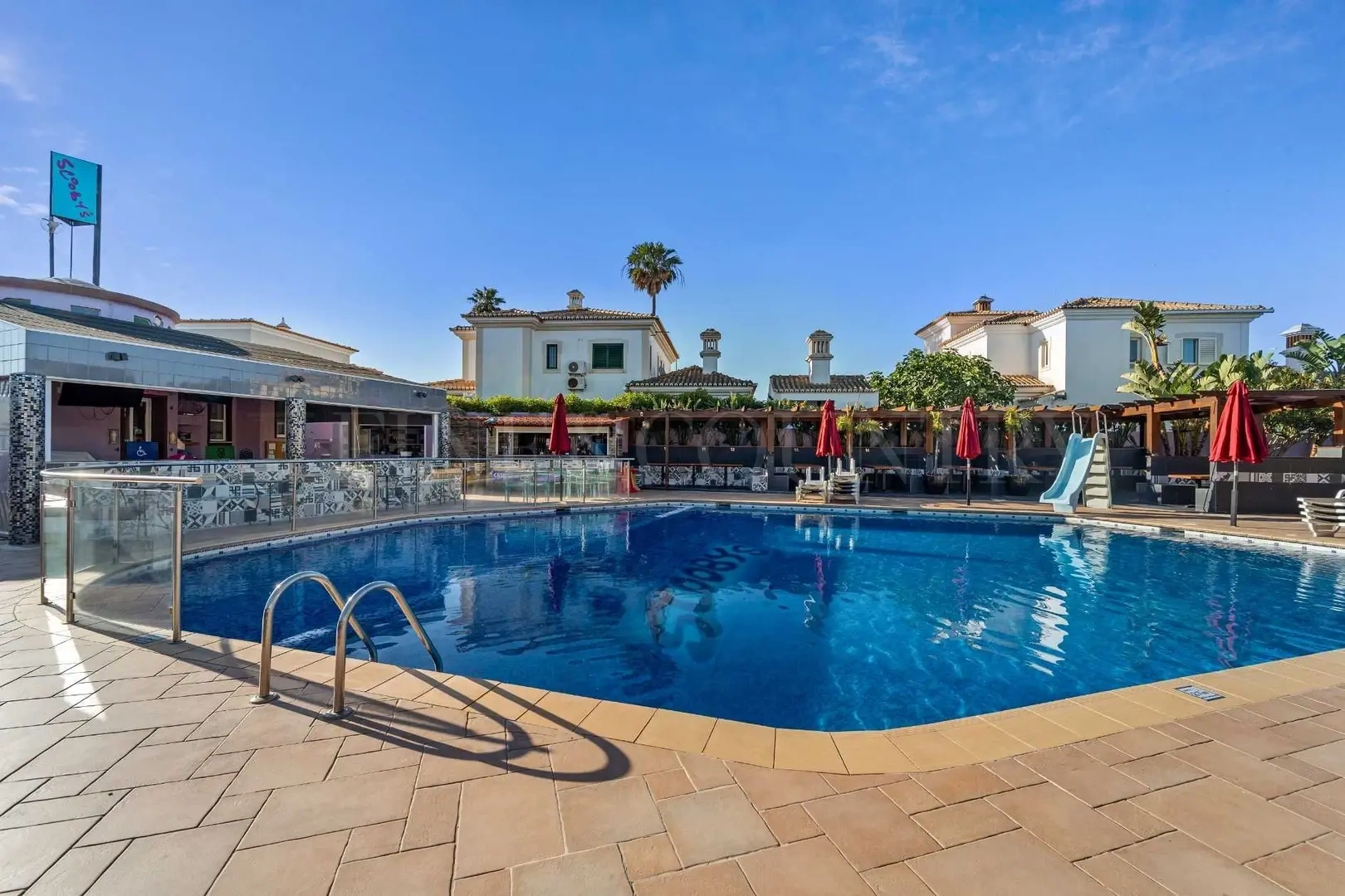 1 - beach walk business for sale in albufeira algarve portugal