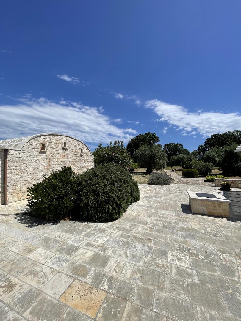 2 - estate for sale in locorotondo apulia italy