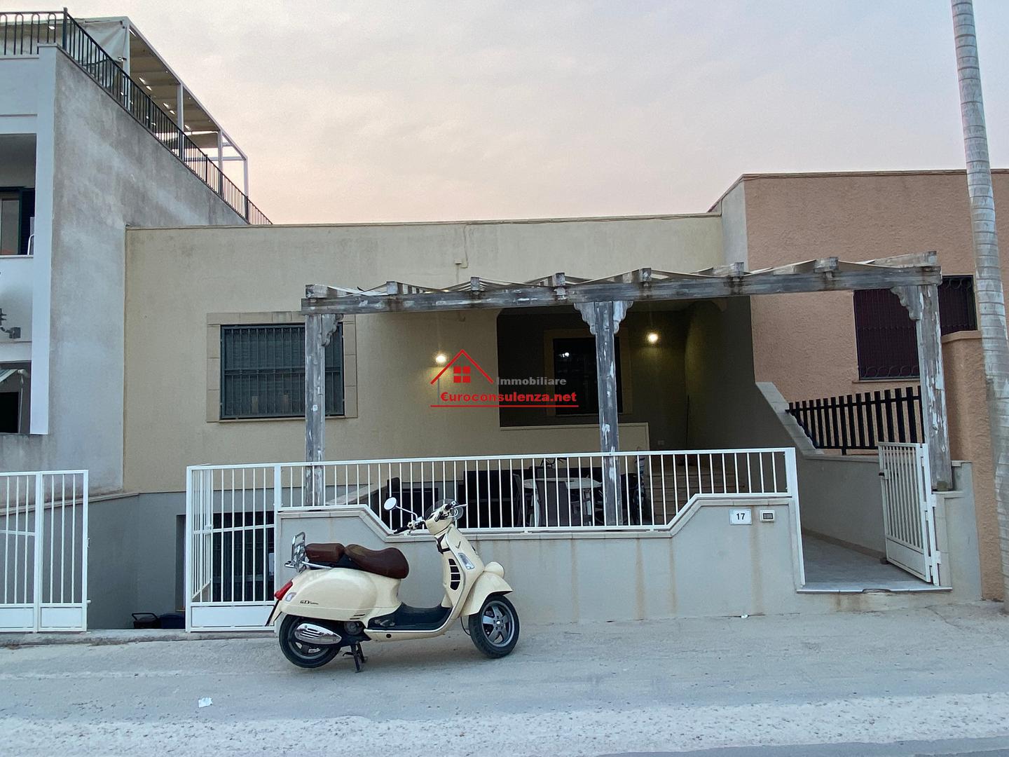 1 - verkoop appartement strand to voet ugento apulia italië
