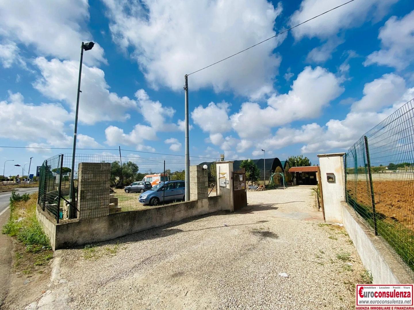 1 - verkoop winkel alliste apulia italië