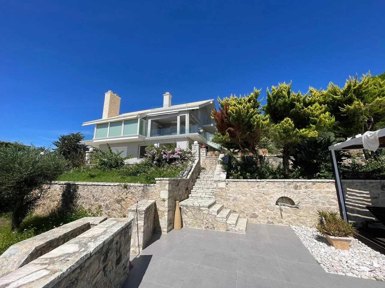 2 - vendita casa fronte mare sivota epiro grecia