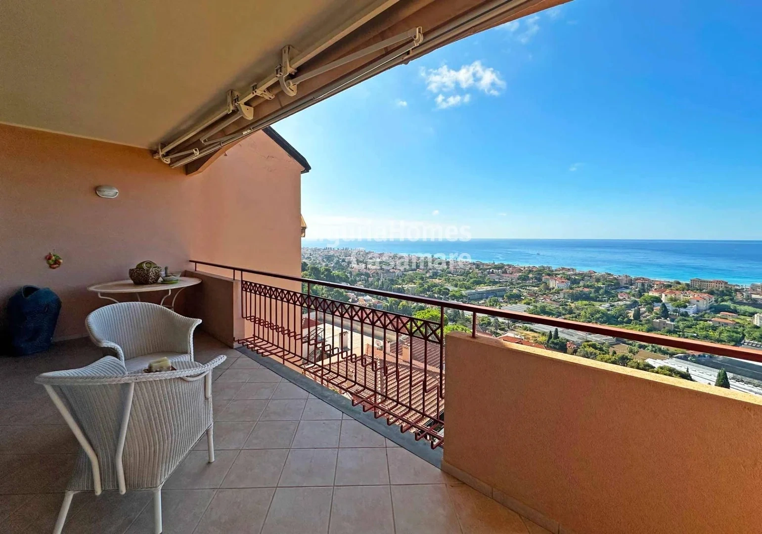 2 - verkoop appartement uitzicht op zee vallecrosia liguria italië