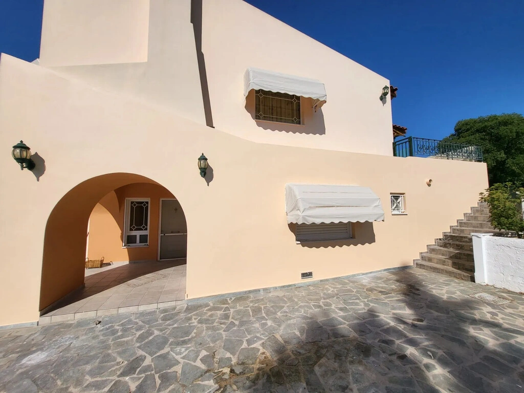 2 - venta casa vista al mar gefira isthmou peloponeso grecia