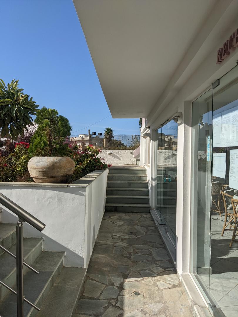 2 - vendita commercio vista mare makry-gialos creta grecia