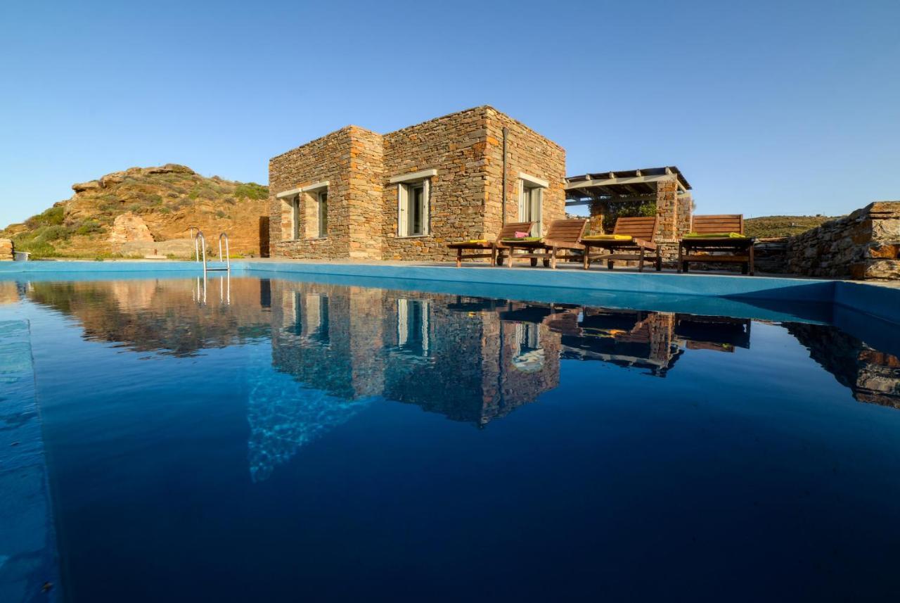 1 - waterfront house for sale in otziás south aegean greece