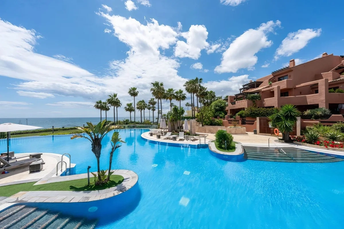 1 - verkoop appartement aan het water estepona - costa del sol andalusië spanje