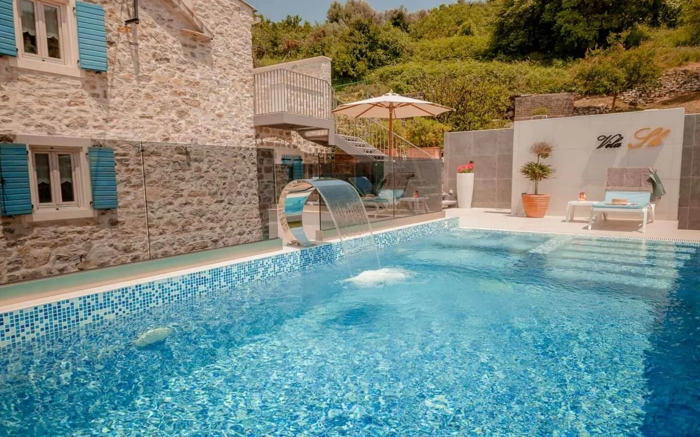 2 - verkauf haus direkt am wasser tivat tivat montenegro