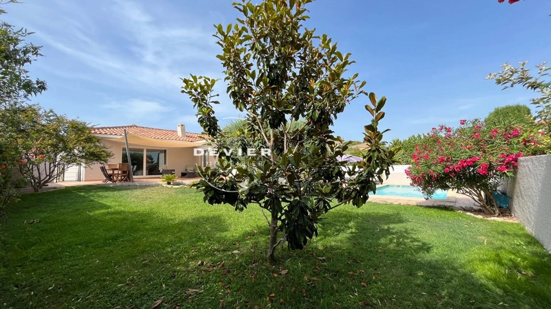2 - villa for sale in castries hérault france