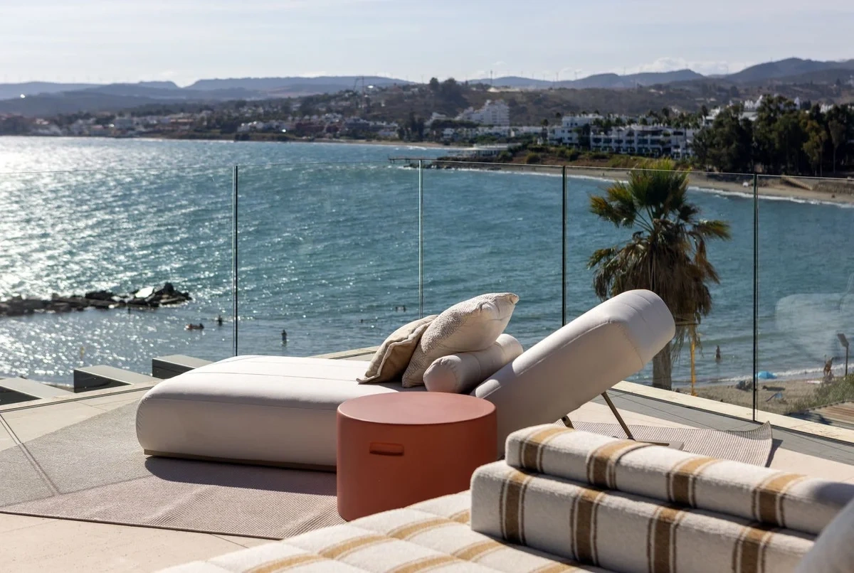 1 - vente appartement pieds dans l'eau estepona - costa del sol andalousie espagne