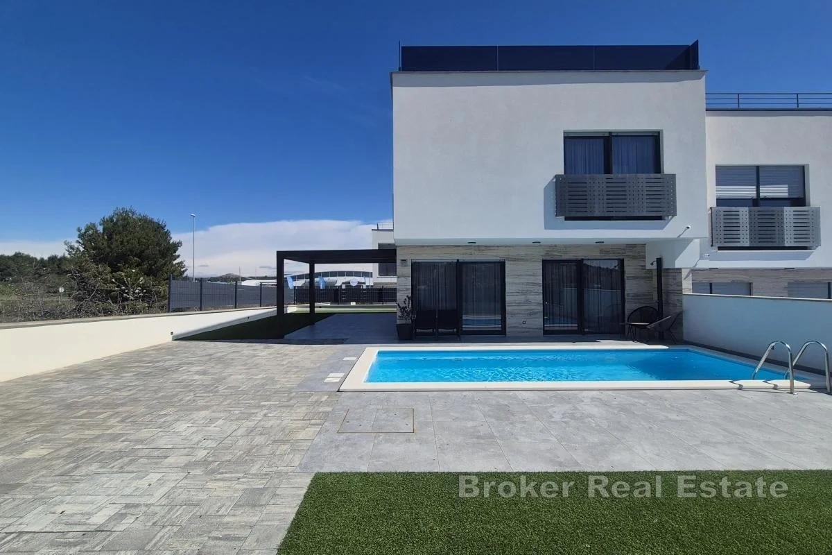 2 - venta casa vista al mar vodice šibenik-knin croacia