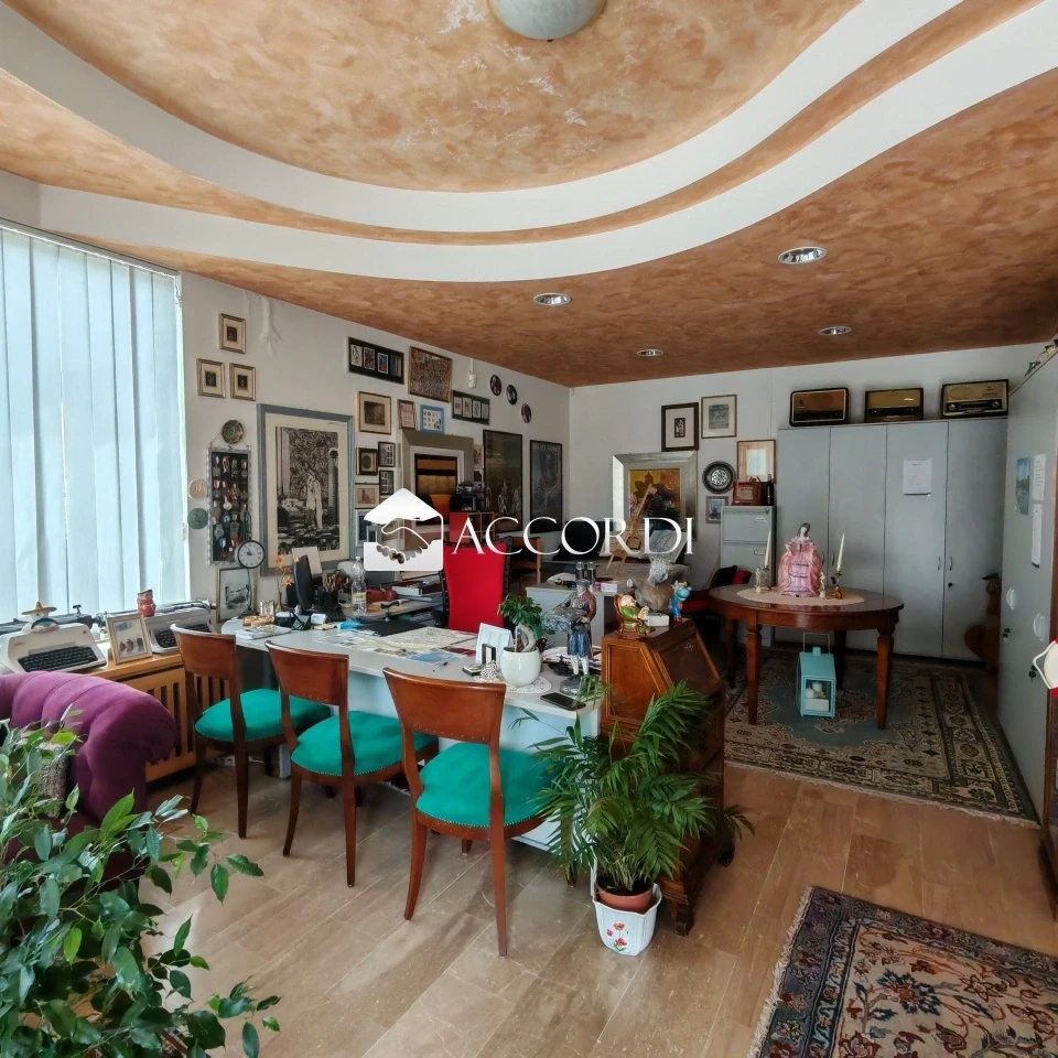 2 - business for sale in caerano di san marco veneto italy
