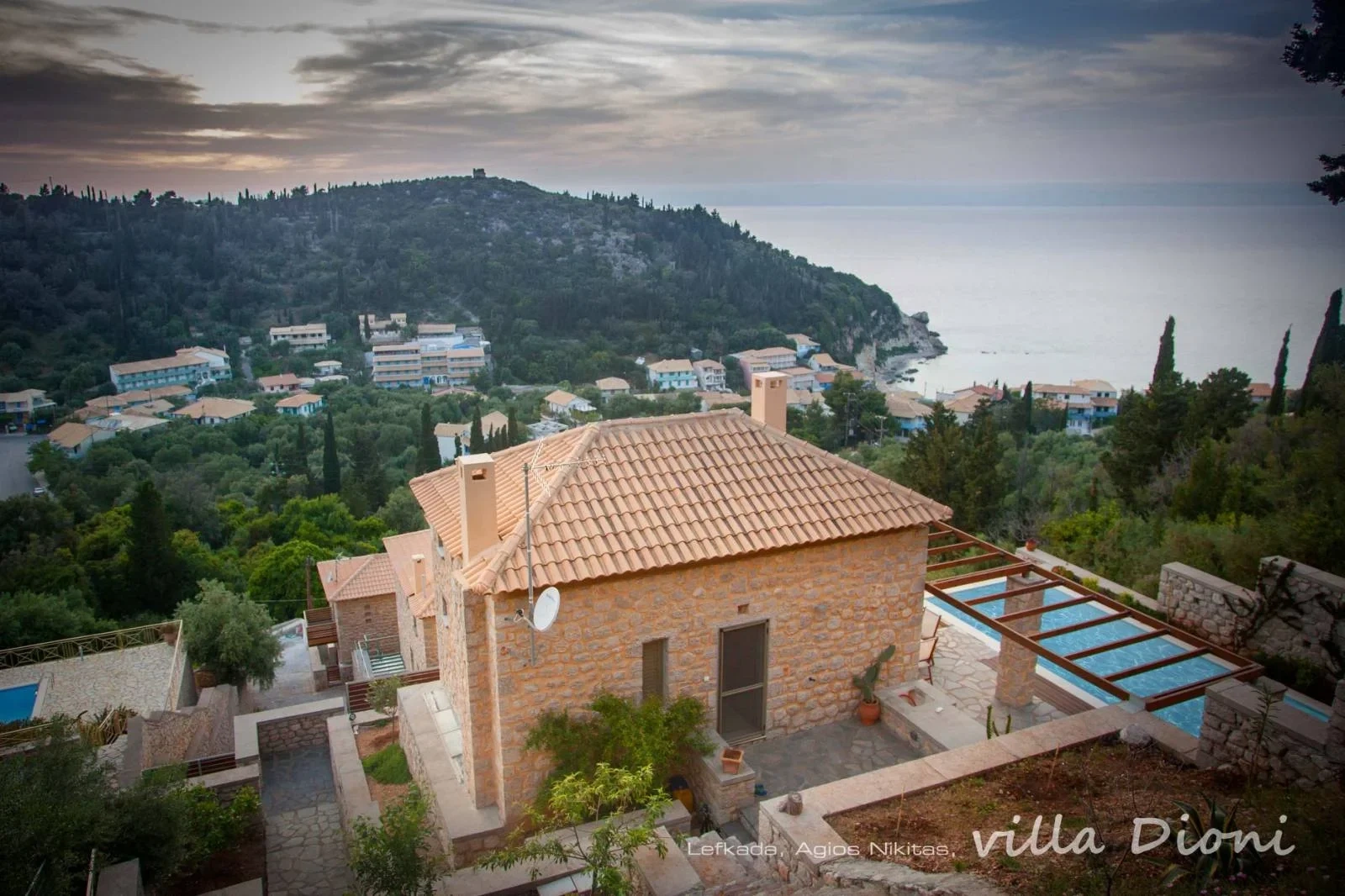 2 - vendita casa fronte mare ágios nikítas isole ioniche grecia
